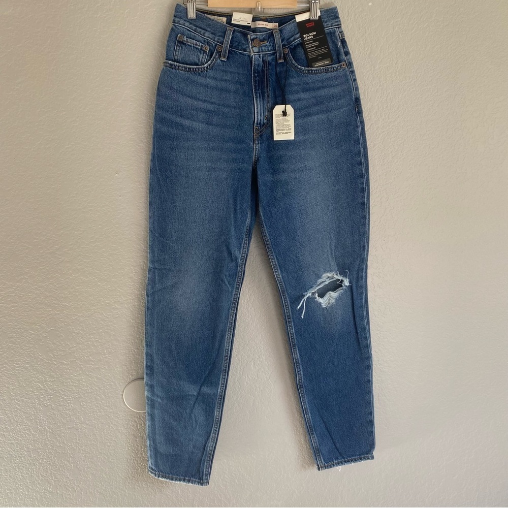 Levi’s ‘80s Mom Jeans Medium Wash 26x30